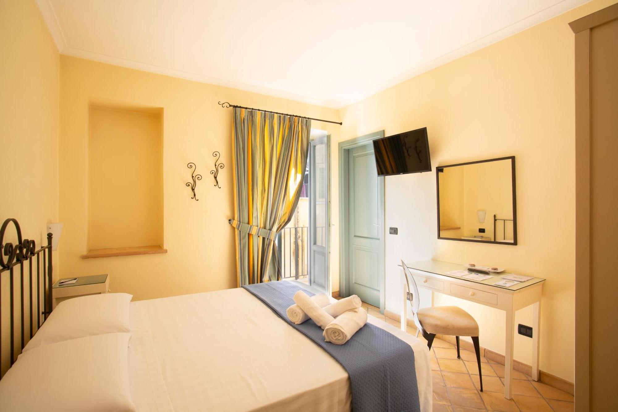 Il Quartuccio Gaeta Bed & Breakfast Bagian luar foto