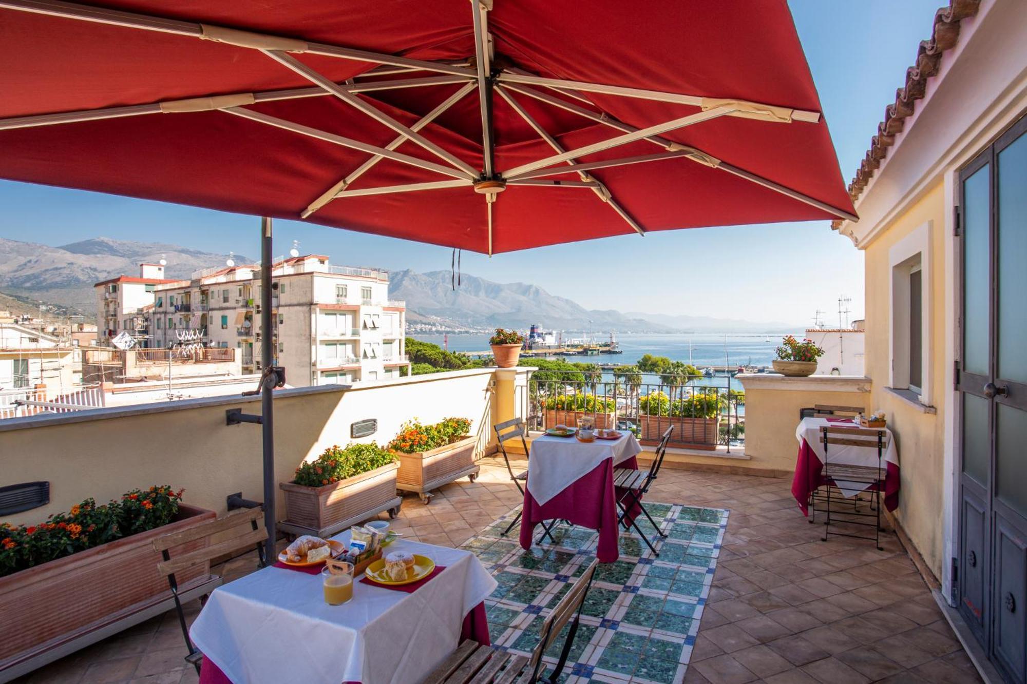 Il Quartuccio Gaeta Bed & Breakfast Bagian luar foto