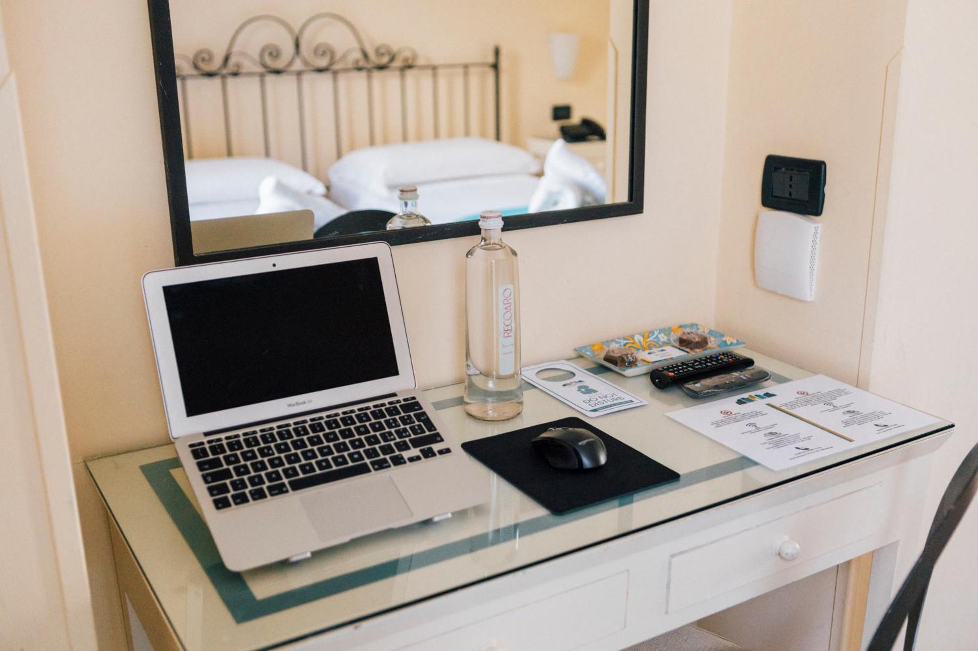 Il Quartuccio Gaeta Bed & Breakfast Bagian luar foto