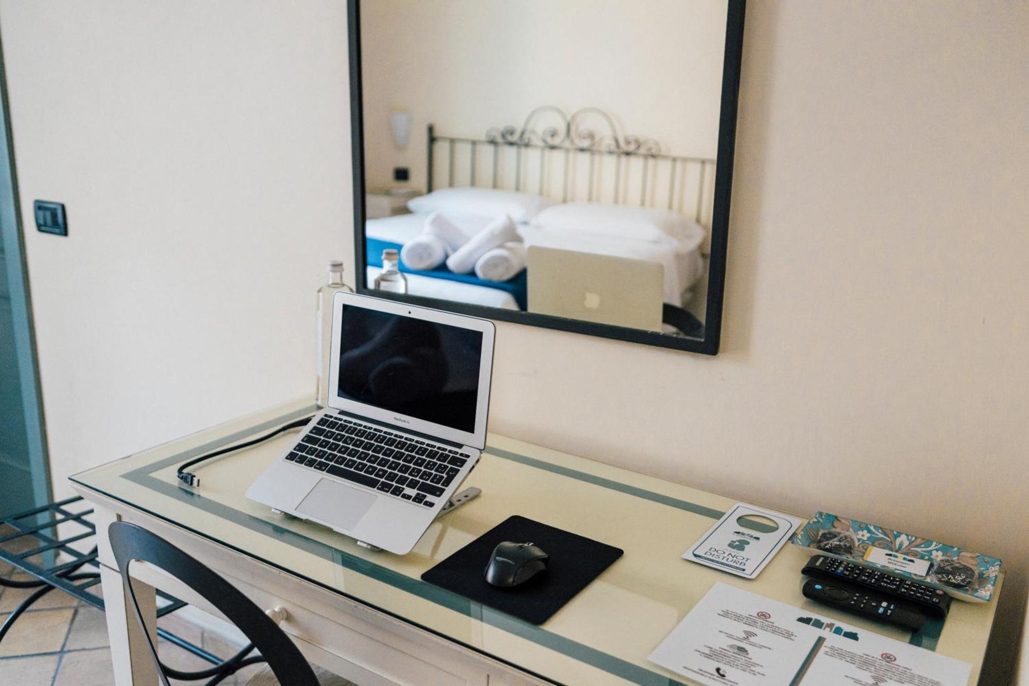 Il Quartuccio Gaeta Bed & Breakfast Bagian luar foto