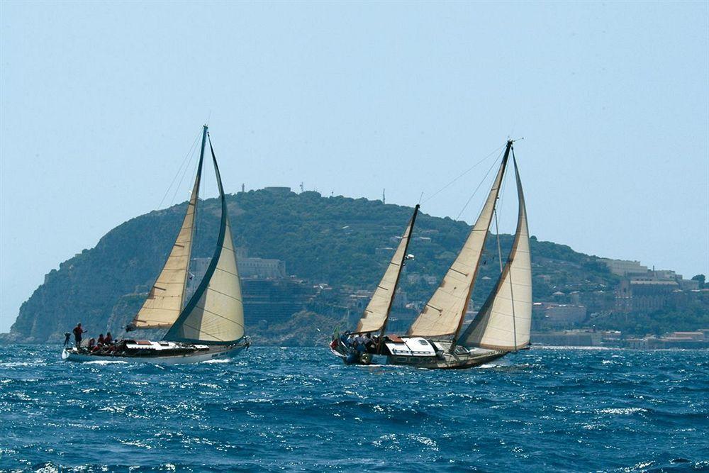 Il Quartuccio Gaeta Bed & Breakfast Bagian luar foto